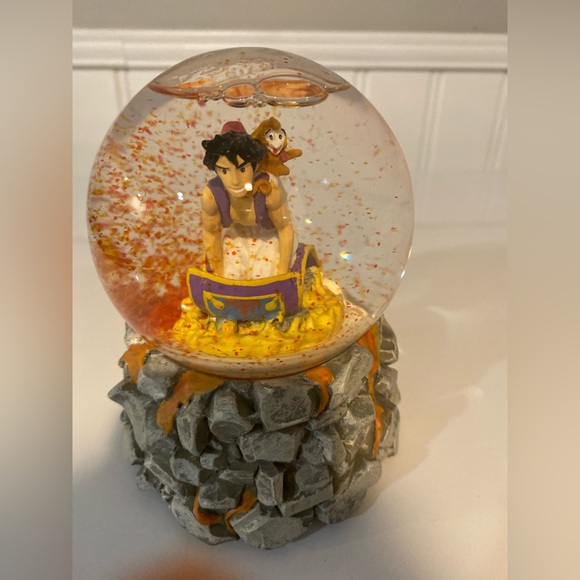 Schmidt Disney, Aladdin Snow Globe - Plays Arabian Night - Picture 1 of 5
